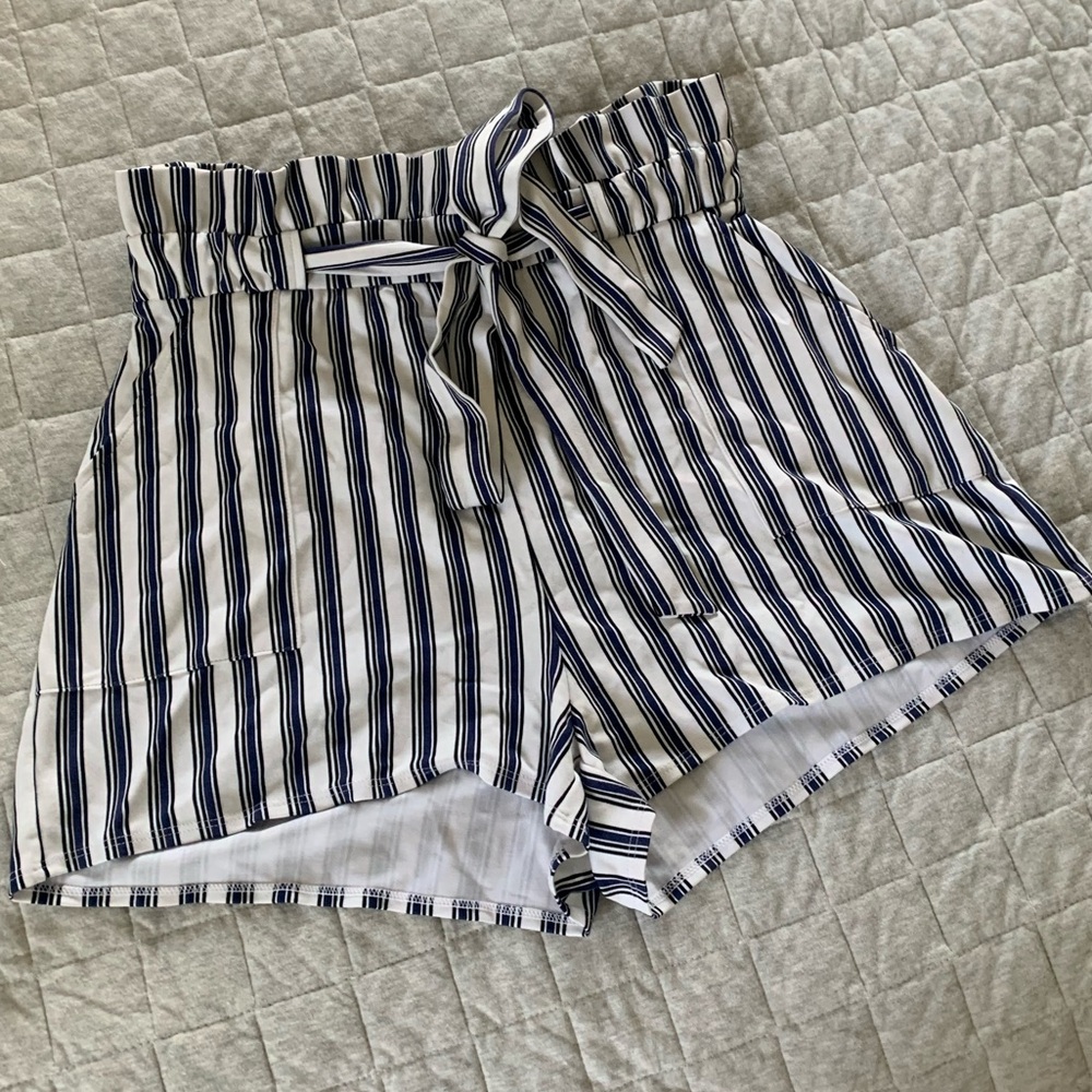 NWT Express high waist navy blue black & white striped ruffle tie preppy shorts